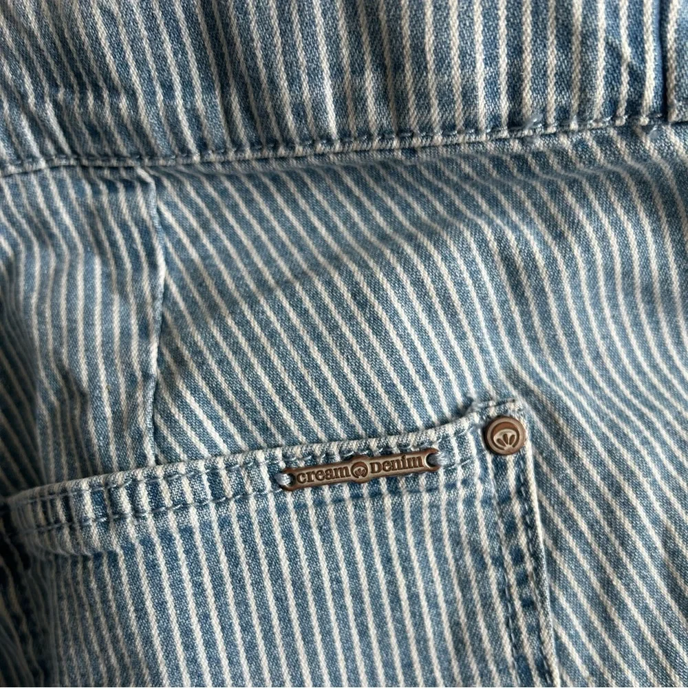 Cream Women’s Faded Blue Denim Pinstripe Overalls with Ruffled Straps  Size XS - Picture 8 of 16